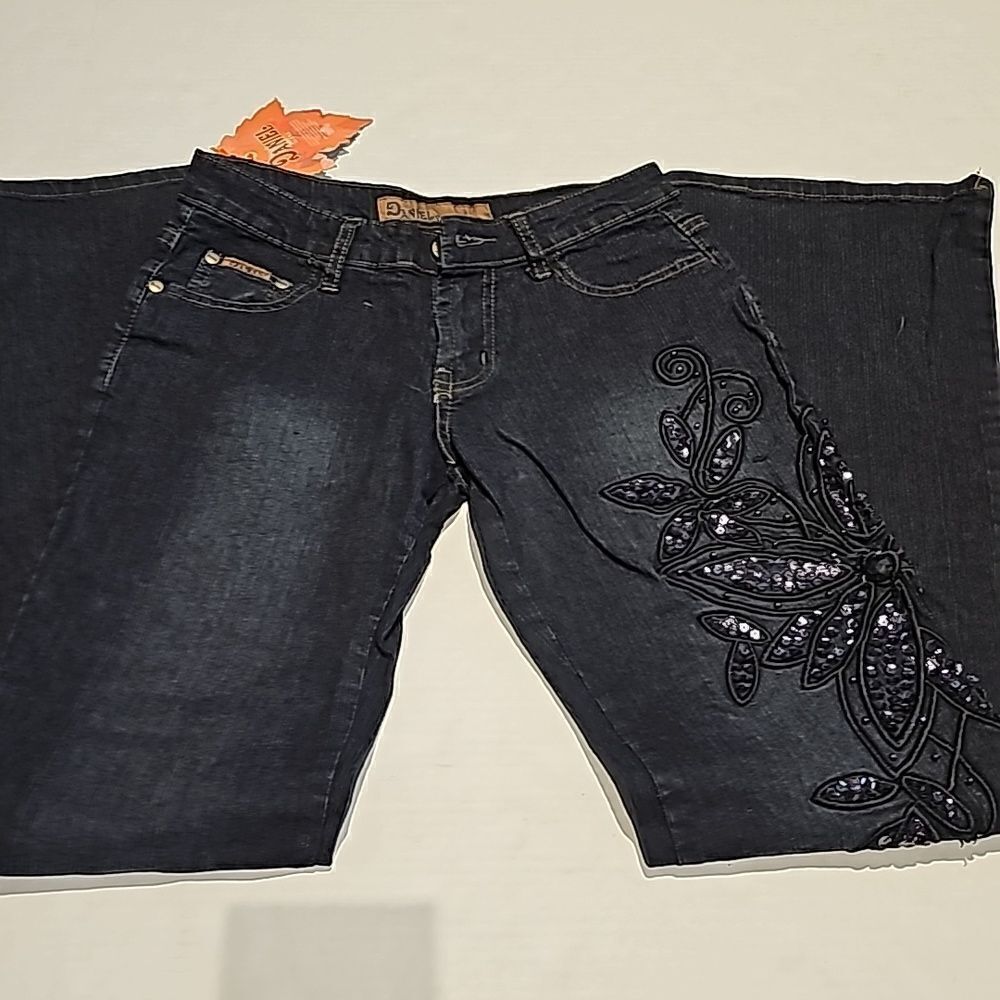 Black embellished 5 pocket jeans by Daniel size 3/4
